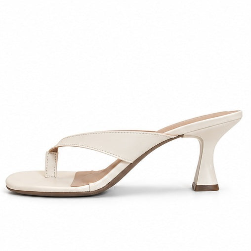 Mule Betty Slim off white vista de lado, salto taça de 6,5 cm